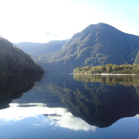 Shakespeare House Bed & Breakfast Te Anau Bagian luar foto