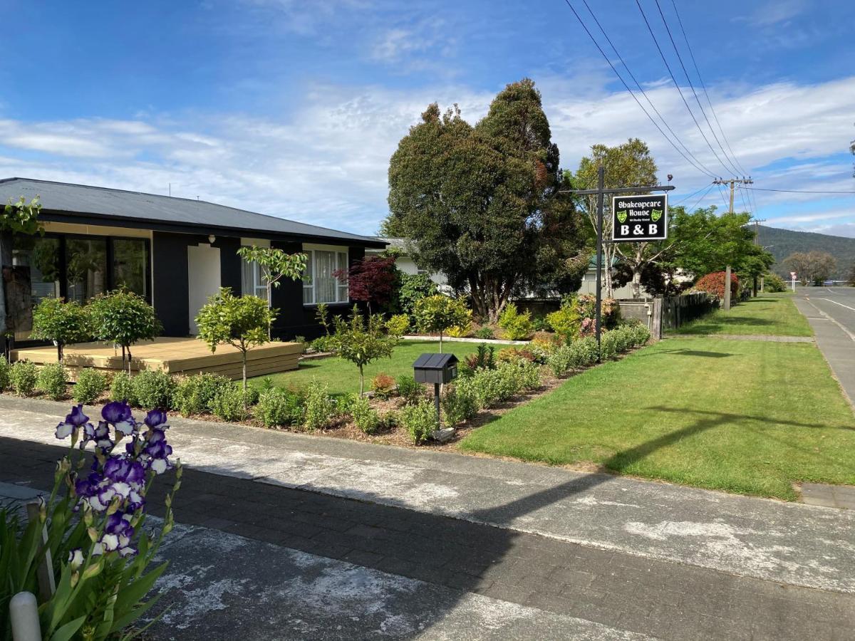 Shakespeare House Bed & Breakfast Te Anau Bagian luar foto