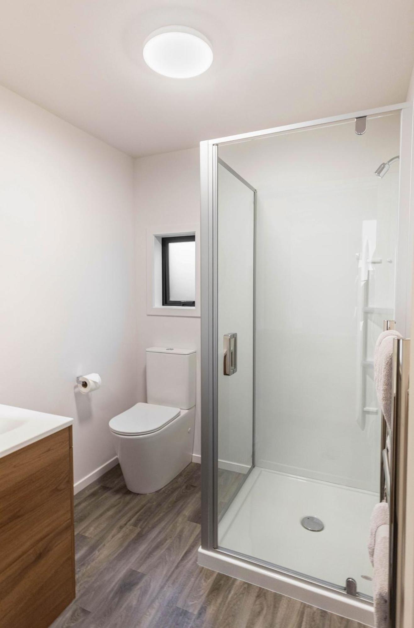 Shakespeare House Bed & Breakfast Te Anau Bagian luar foto